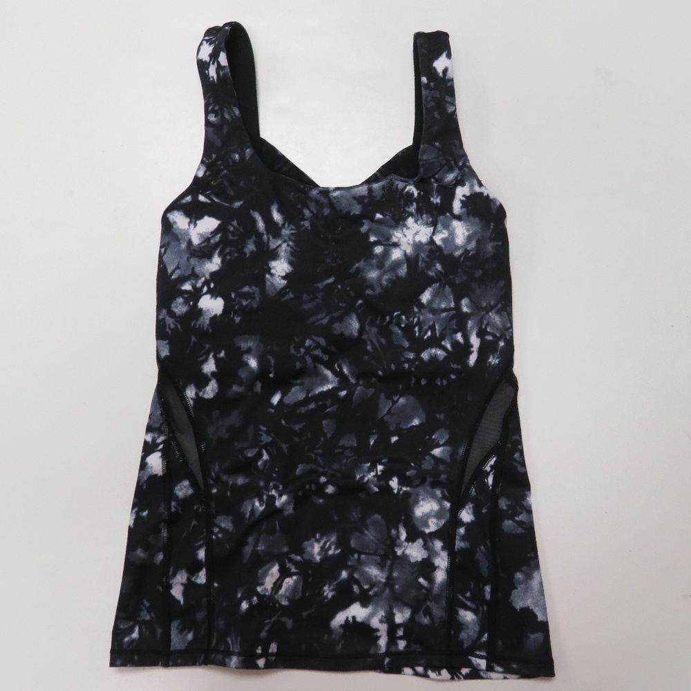 Lululemon Rise and Flow‎ Dusk Dye Tank Top Black and White Womens 4 Leaf Floral